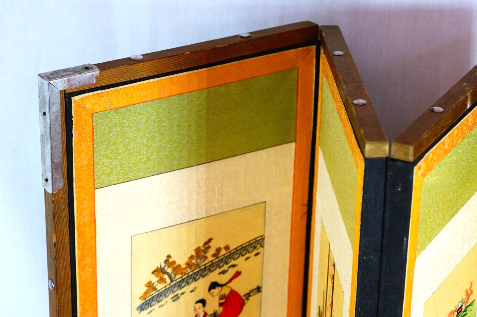 Chinese Embroidered Art Folding Wood & Fabric Panels Vintage Asian Home Decor
