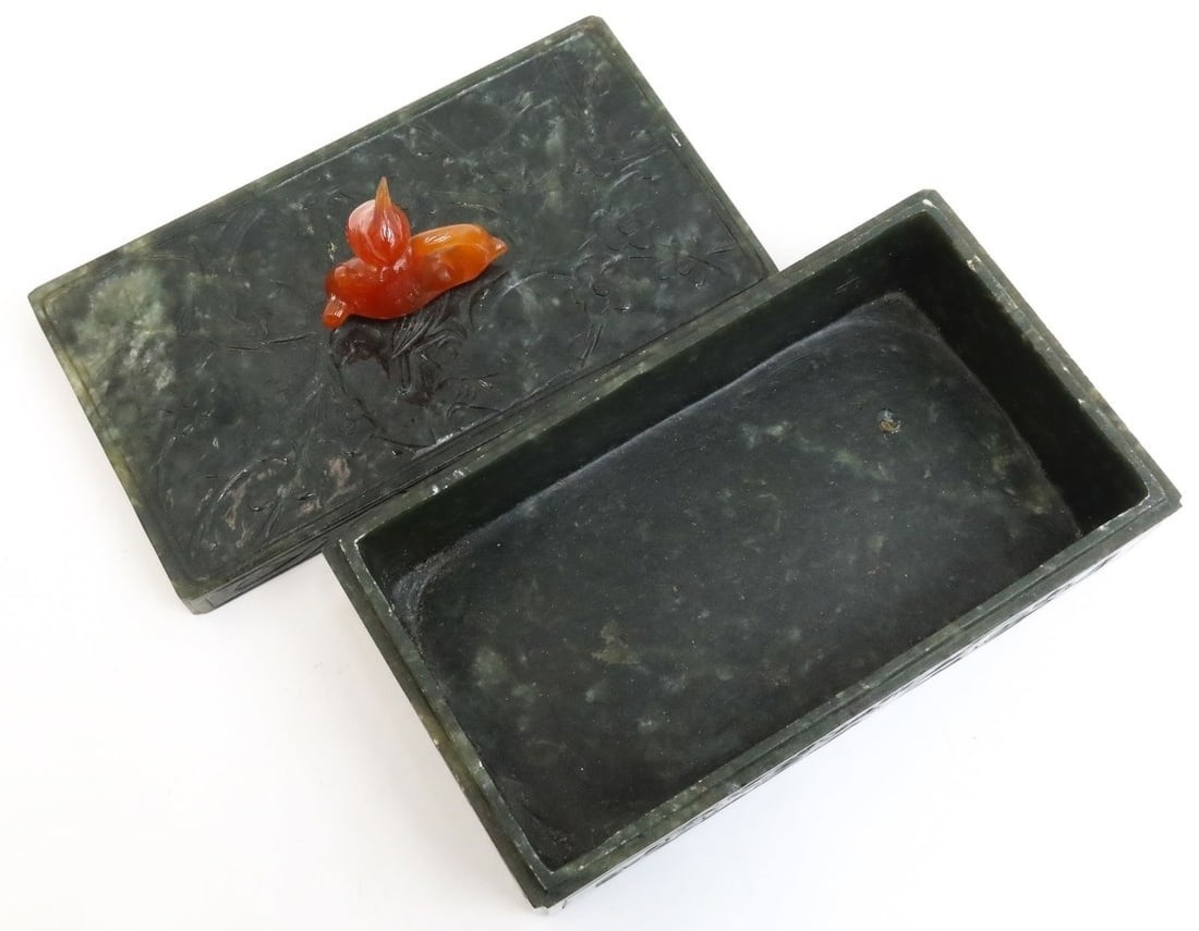 Chinese Spinach Green Neprite Jade and Carnelian Parrot Rectangular Box