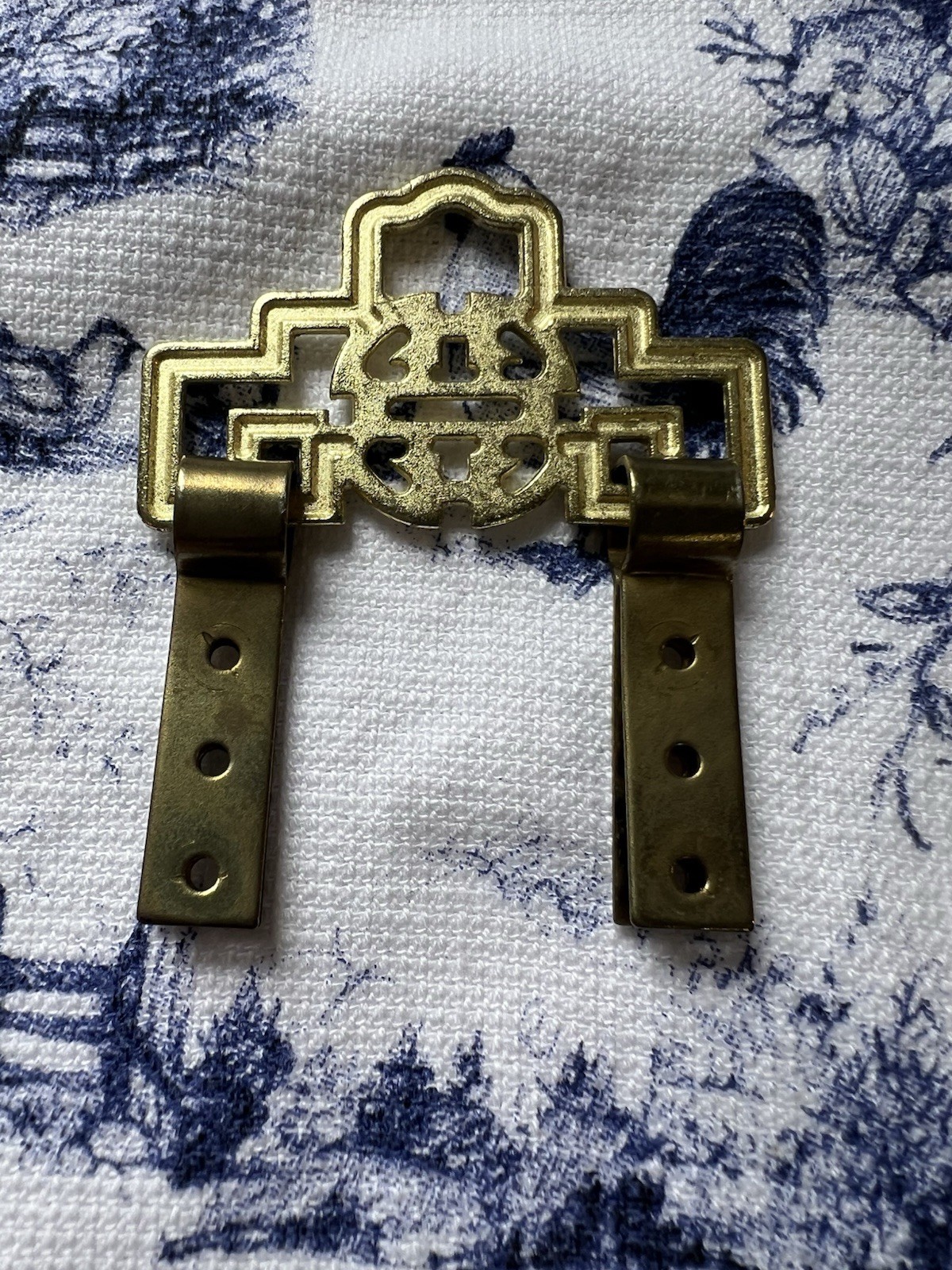 Vintage Chinese Oriental Wood Carved Pitcure Wall Hanger Brass Painting Mount