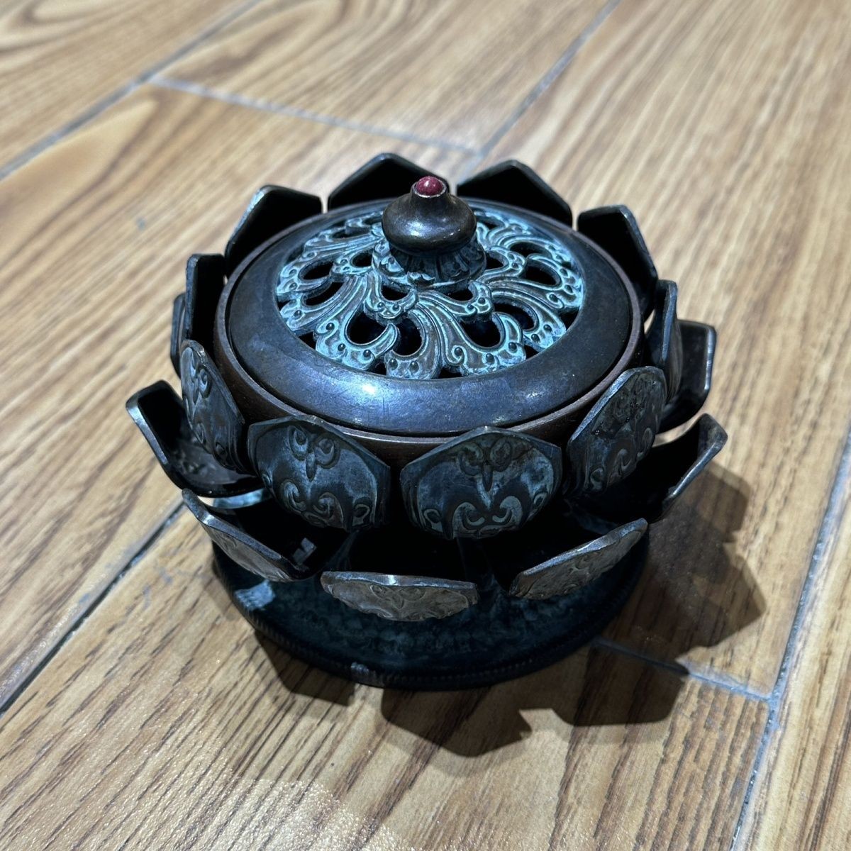 Antique Bronze Lotus Incense Burner Wide Buddhist Censer For Home Tea Ceremony