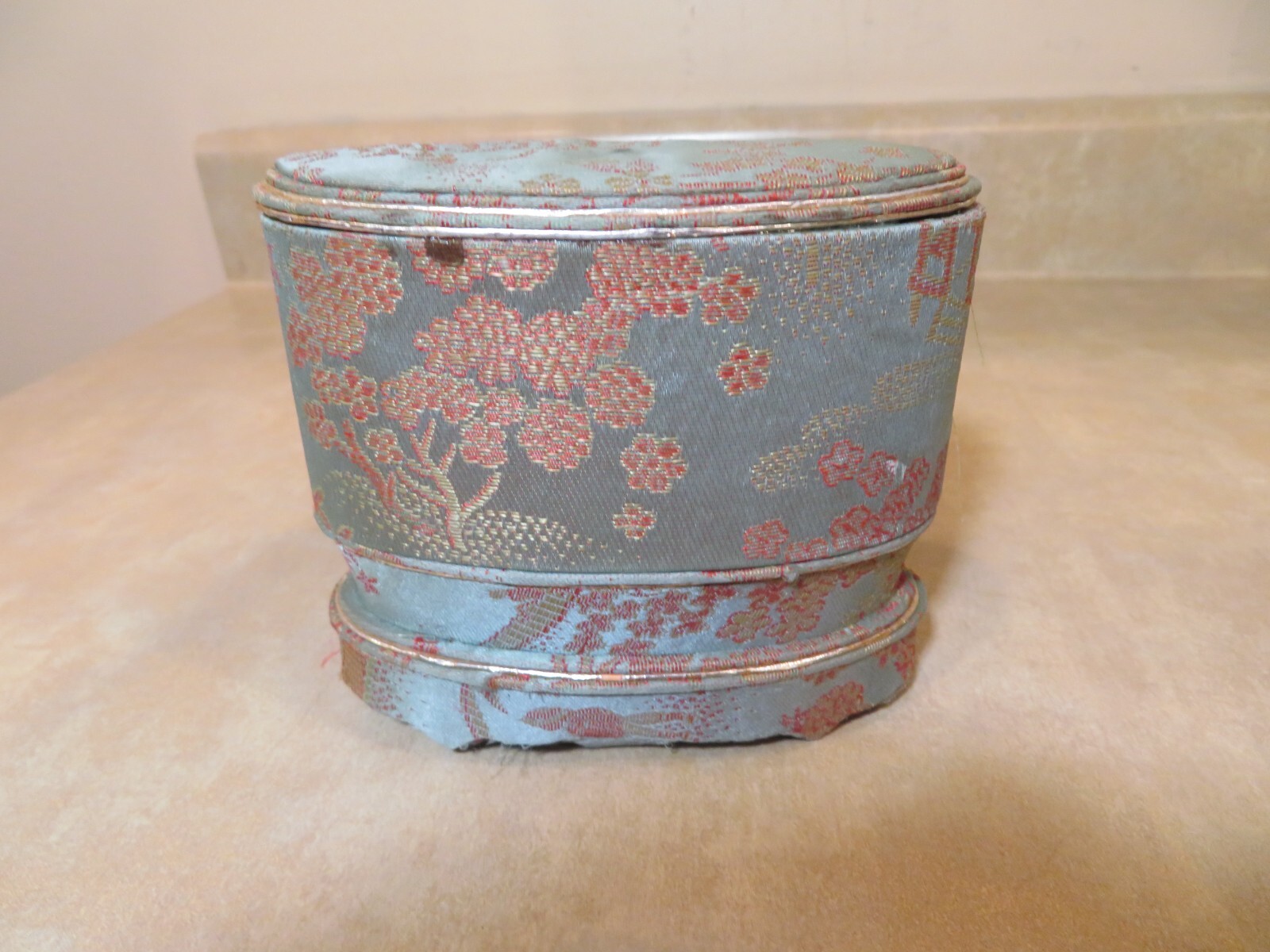 Vintage Shouxing Baddingtiebiu Metal Gold Tone Balls with Case