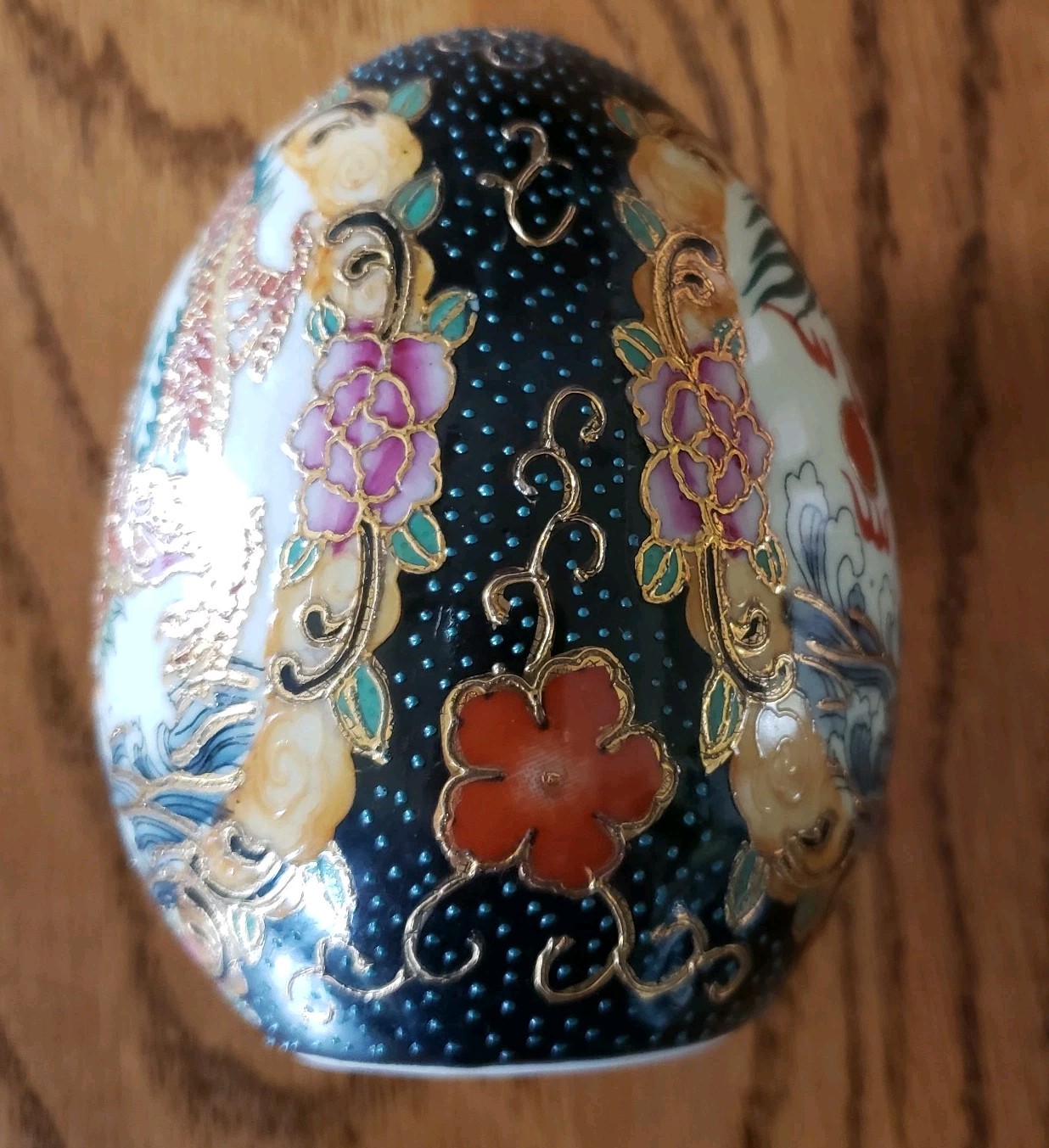 Vtg. Satsuma Style Large Decorative Egg: Left Facing Dragons Gold Gilt 4.5″ Tall