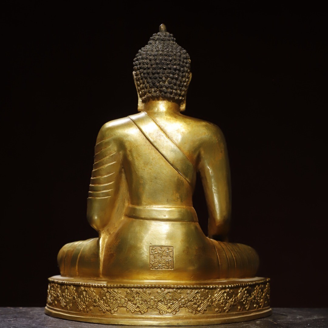 Bronze gilded statue of Amitabha Buddha