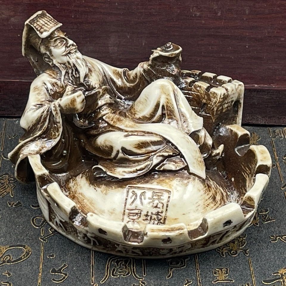 Resin Carved Ashtray Home Decor Collectible Display Creative Gift