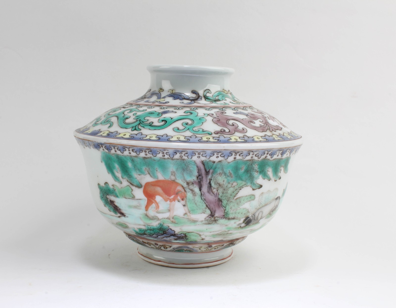 Antique Chinese Wucai Pot. ‘KangXi’ mark at base