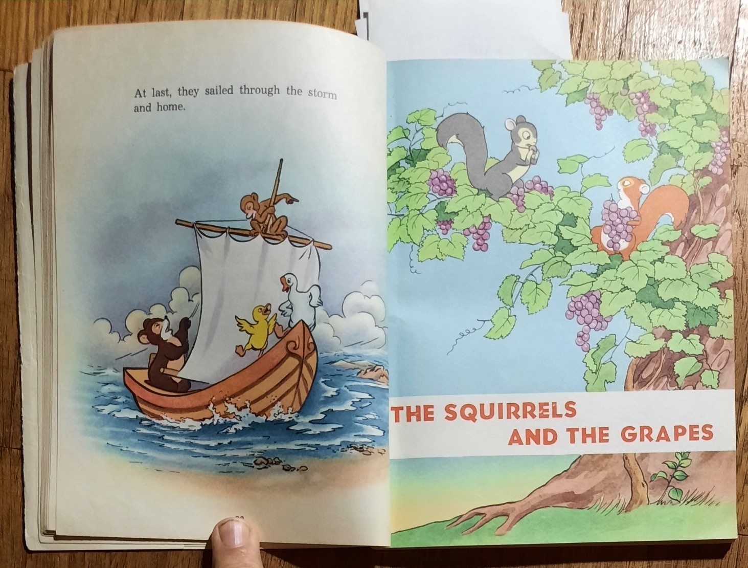 Chinese China Painting Story Fairy Tale English Book Animal Goes Boat Bear Hare