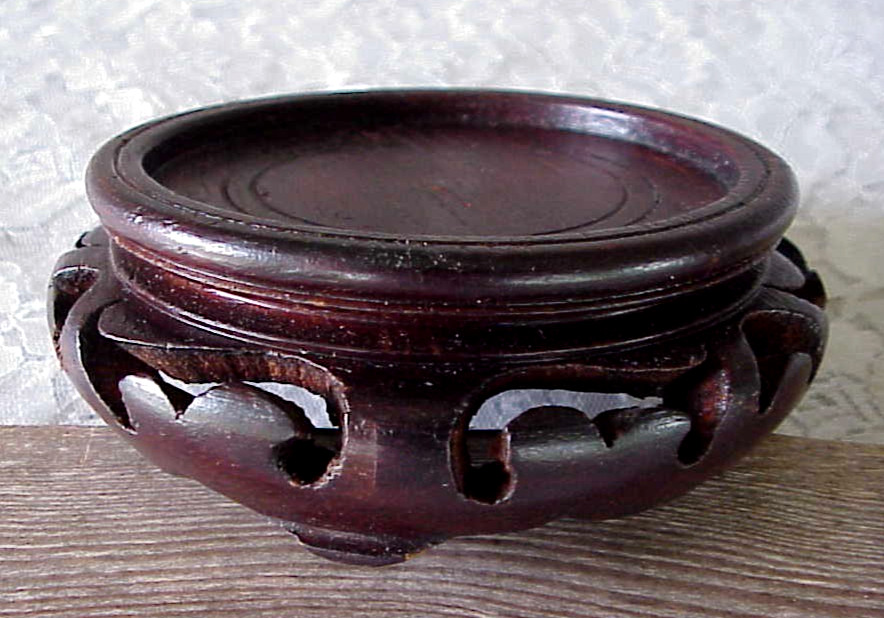 Vintage Chinese Carved Wood Vase Stand Display Urn 4″ Outer Diameter