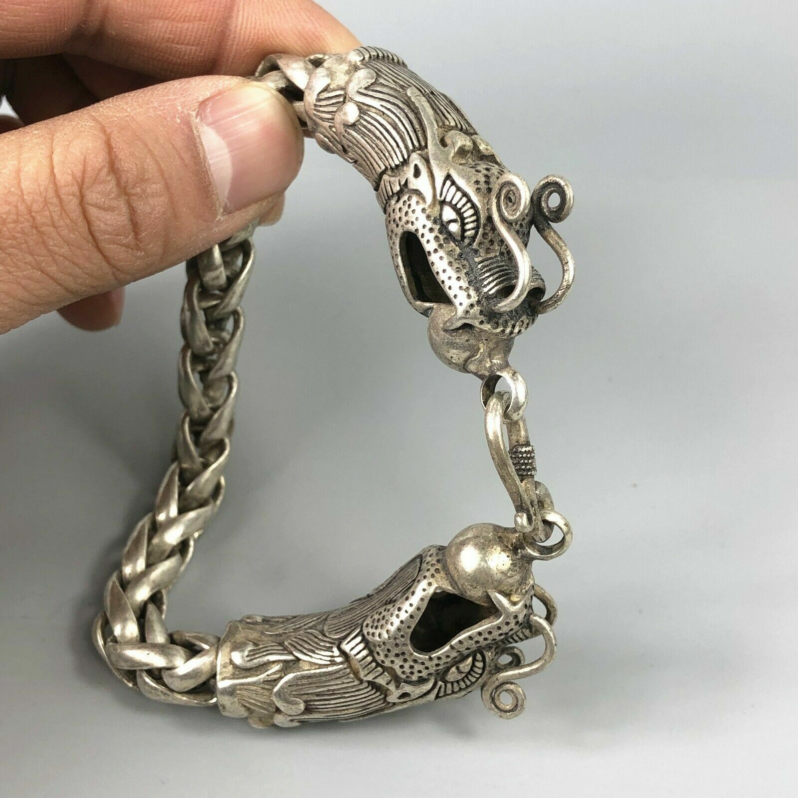 Chinese Rare Collectible Tibet Silver Handwork Dragon Amulet Bracelet Exquisite