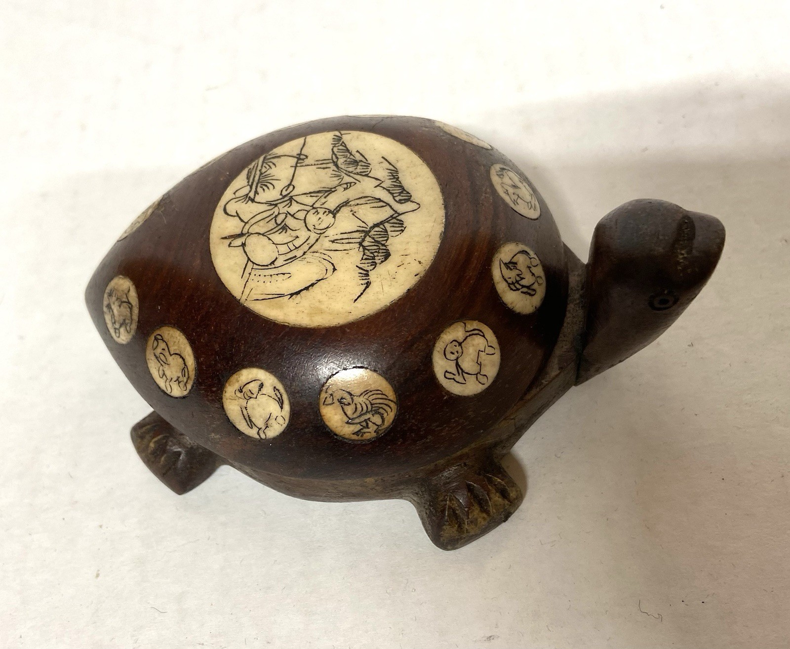 VTG CARVED WOOD TURTLE OPENS TO COMPASS WITH INLAID CHINESE ZODIAC SIGNS