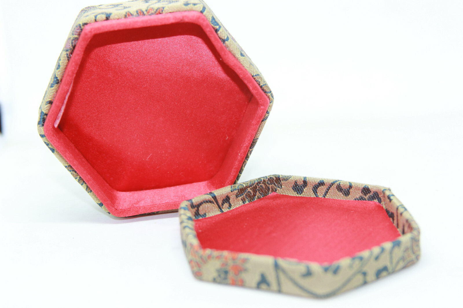 Vtg trinket box Chinese Lidded Decorative Jewelry Box Floral Cloth trinket box