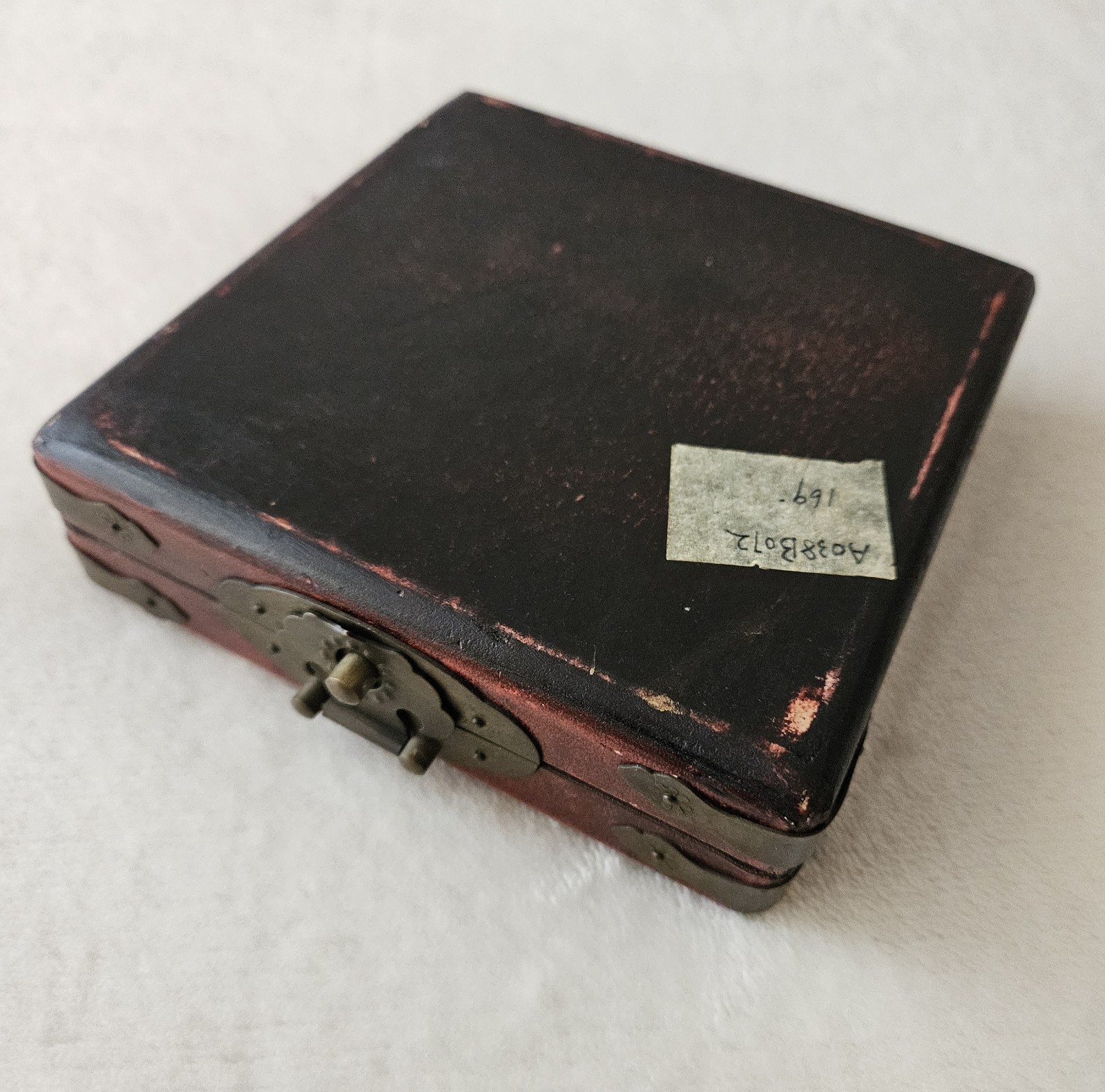 Oriental Chinese Compass in Leatherette Wood Box / Lid Has Issues – See Photos