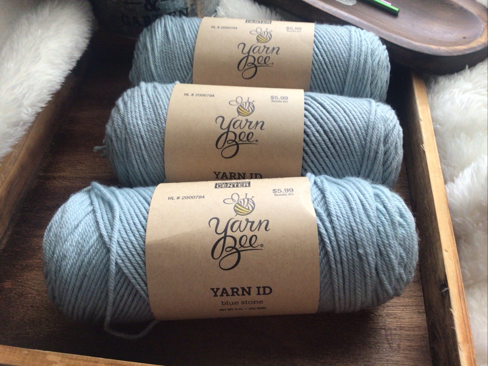 (1)Yarn Bee Yarn ID/Blue Stone/5 oz 252 yds/New