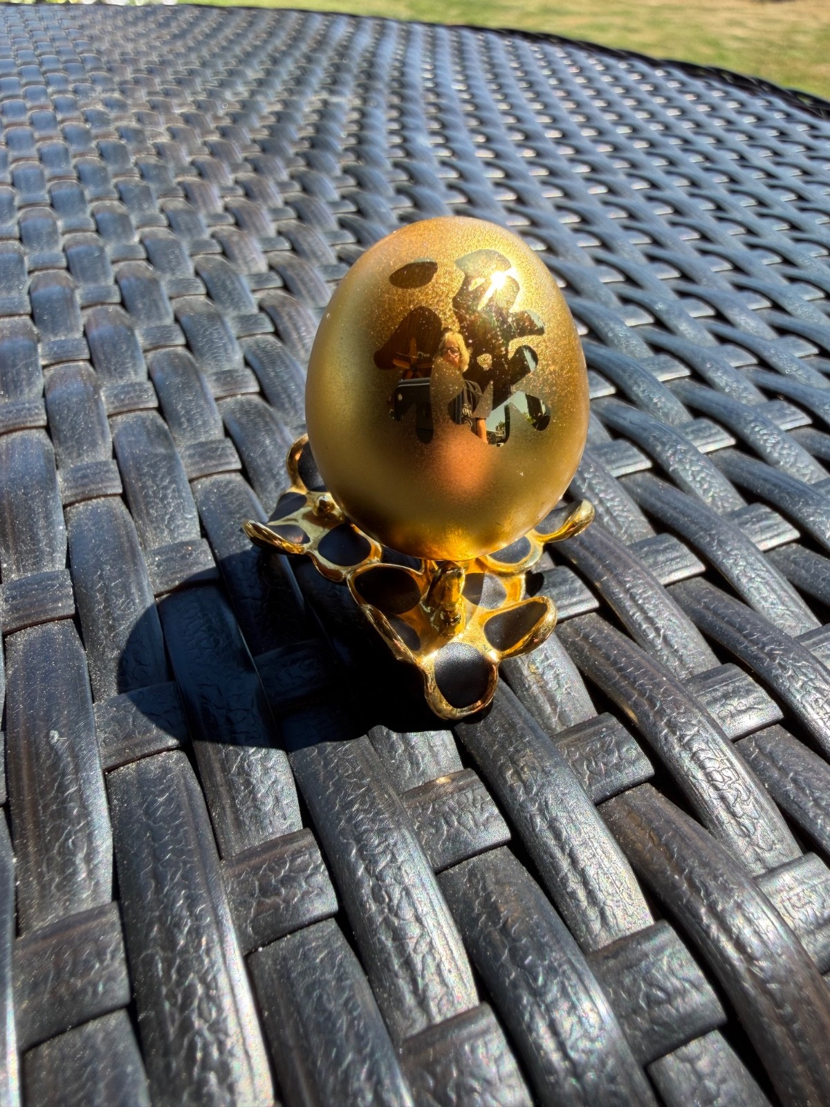 Risis Chinese Gold Decorative Display Egg with Stand Elegant Ornament