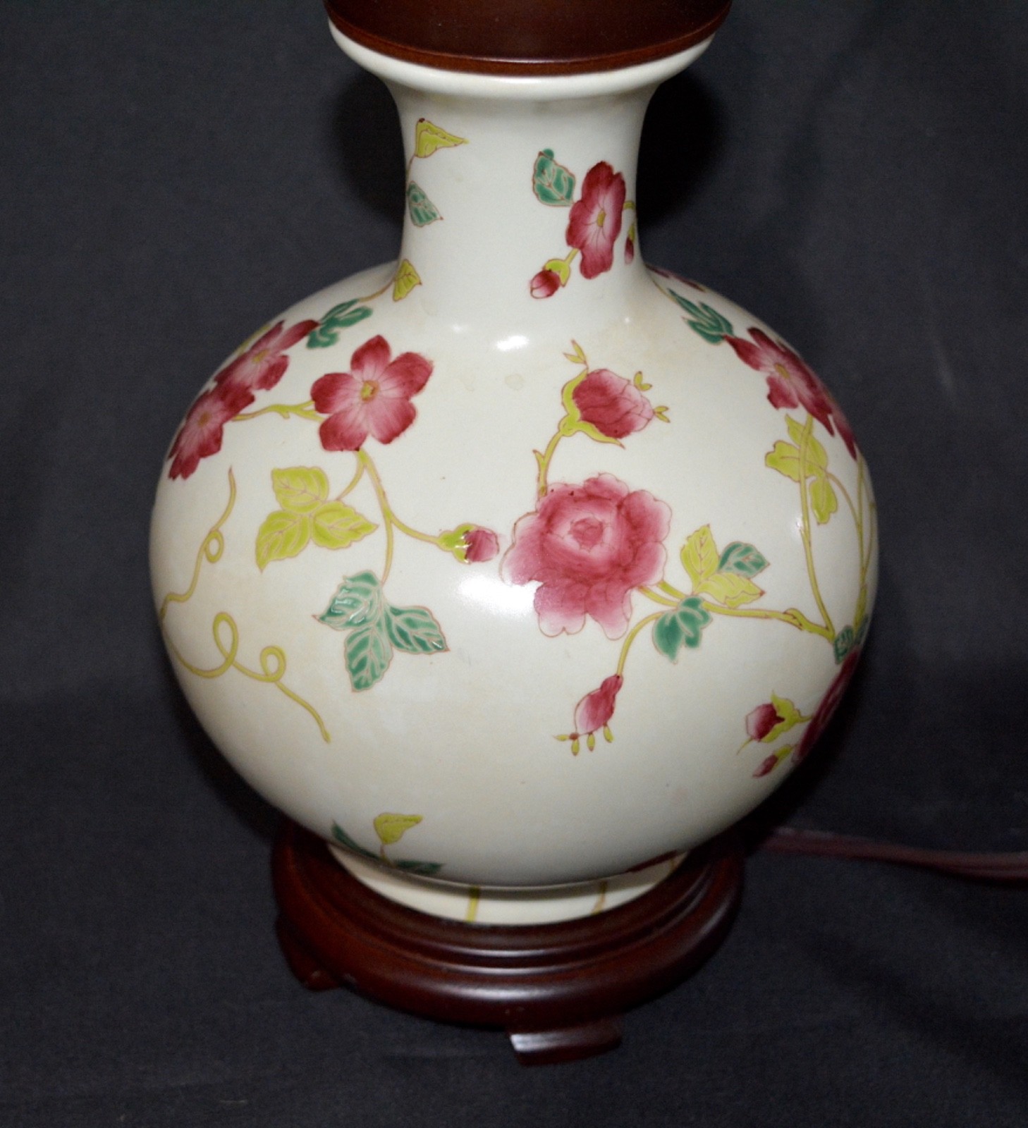 VTG Chinoiserie Chinese Porcelain Table Lamp Hand Painted Floral Vase Wood Base