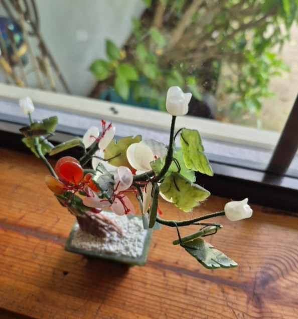 Jade Stone Bonsai Tree White Roses Carnelian Red Flowers Green Jade Leaves Base