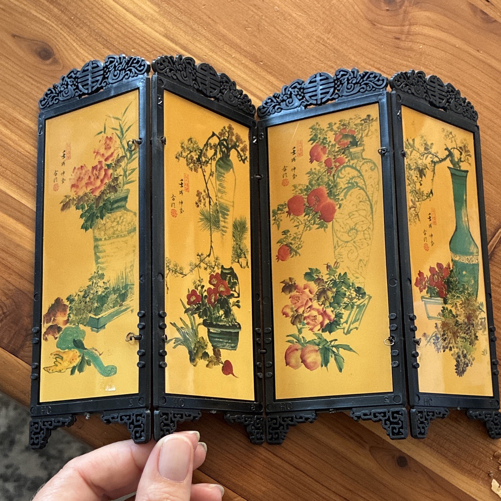 Doll House Folding Screen Room Divider Plastic