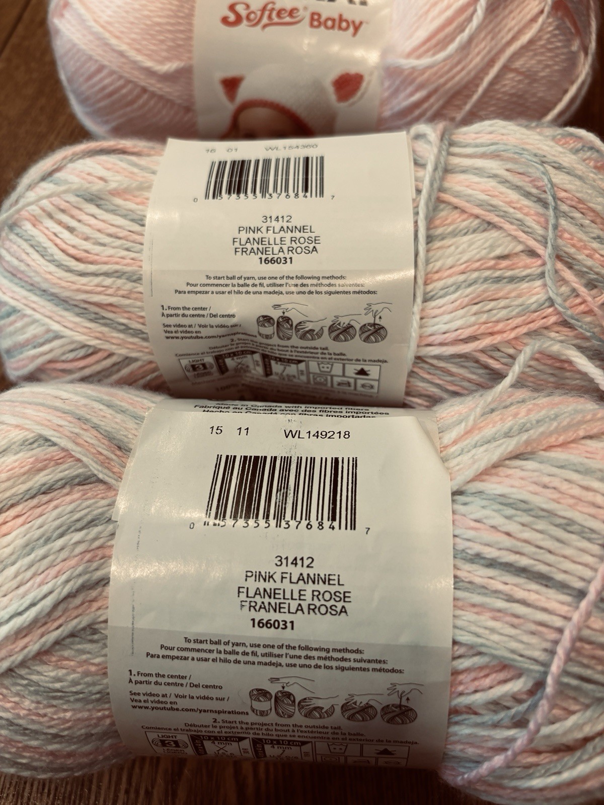 Lot 4 Skeins Bernat Softee 2 Variegated( Same Lot) 2 Solid Pinks KnittingCrochet