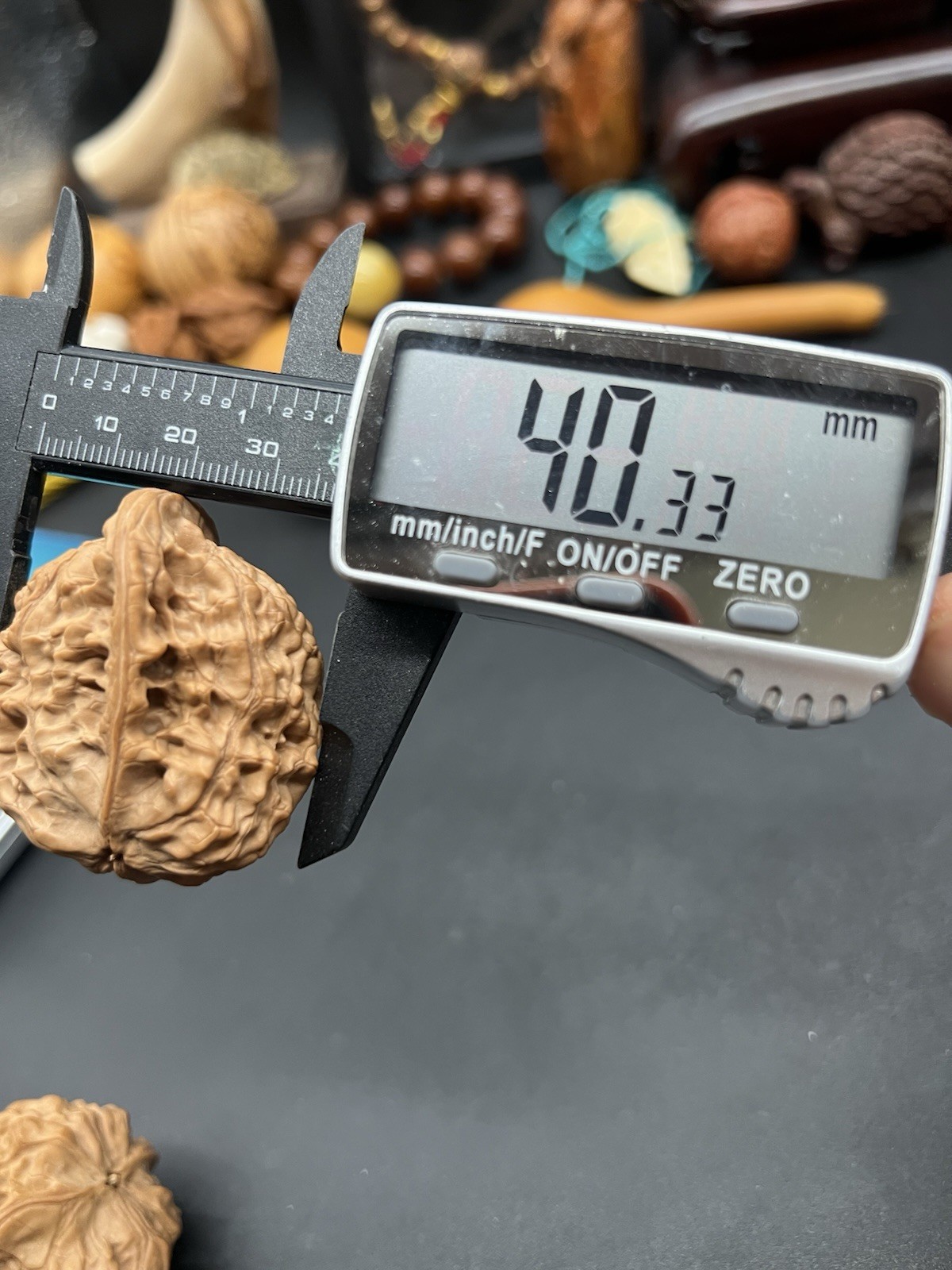Pair of Match Chinese Health Walnut 36×40×45.5mm 精配文玩核桃～大异性半臂江山