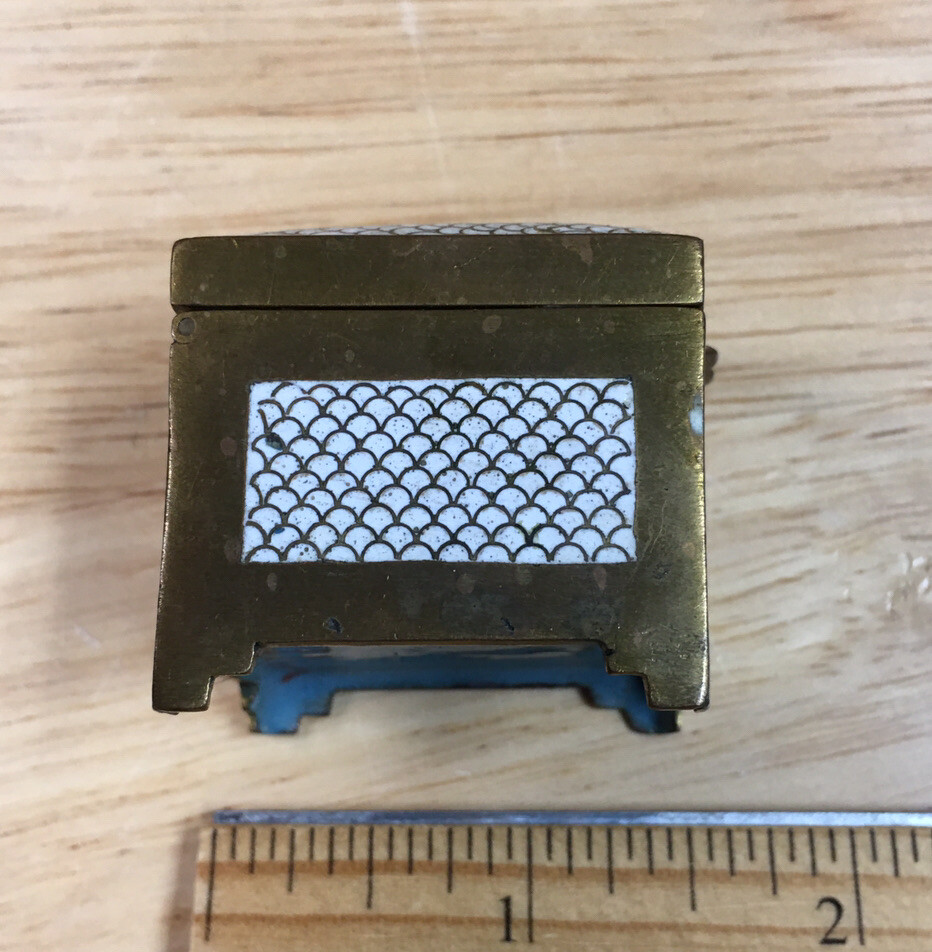 Vintage 1900s Marked China Cloisonné pill box