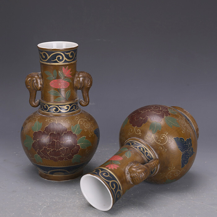 9″ Chinese Old Lacquer Glaze Porcelain Colour Decoration Elephant Ear Vase