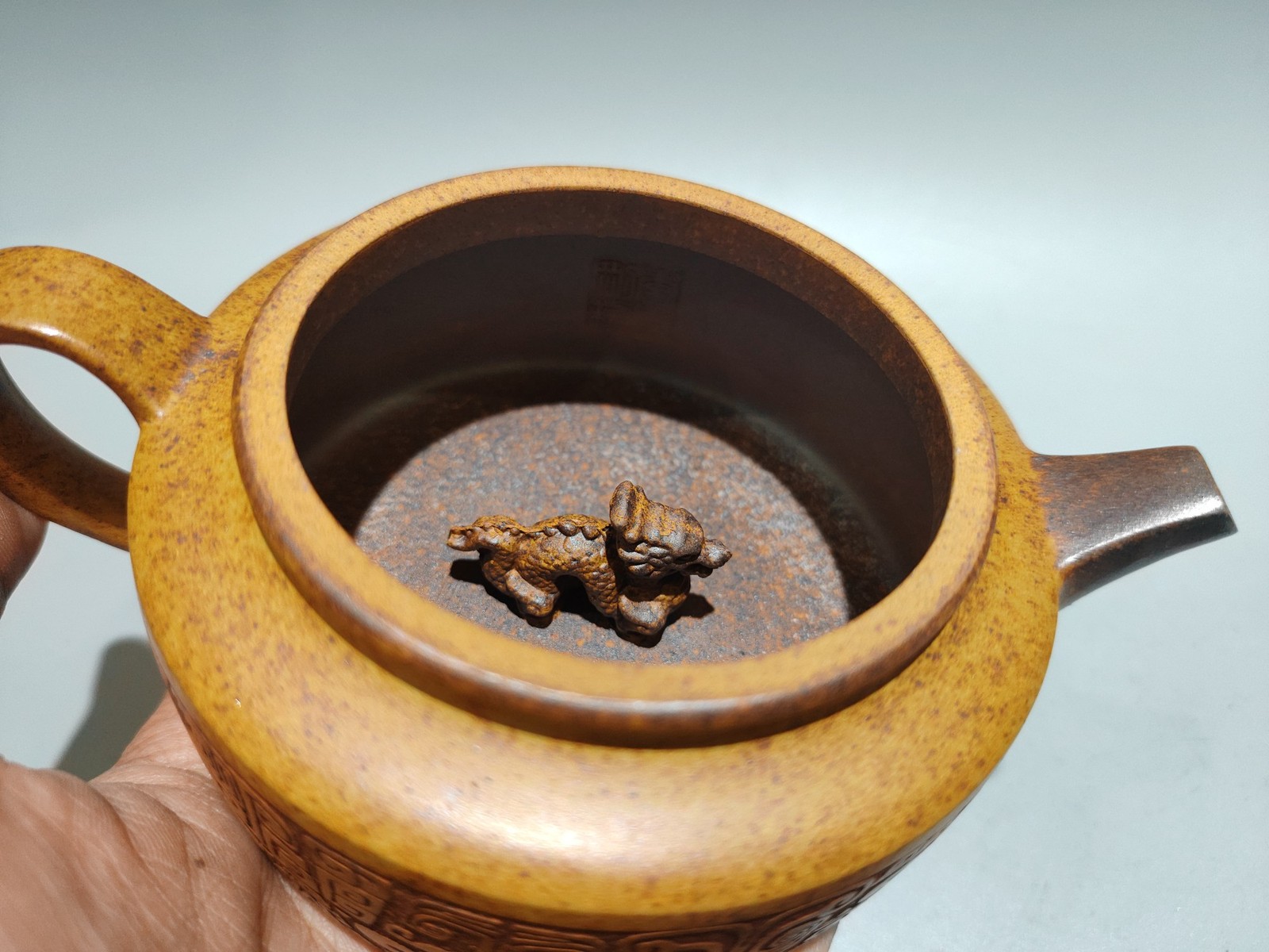 5.9″ Zisha Pottery Dragon Bone Gold Sand Tiger Bronze Pattern Straight Teapot