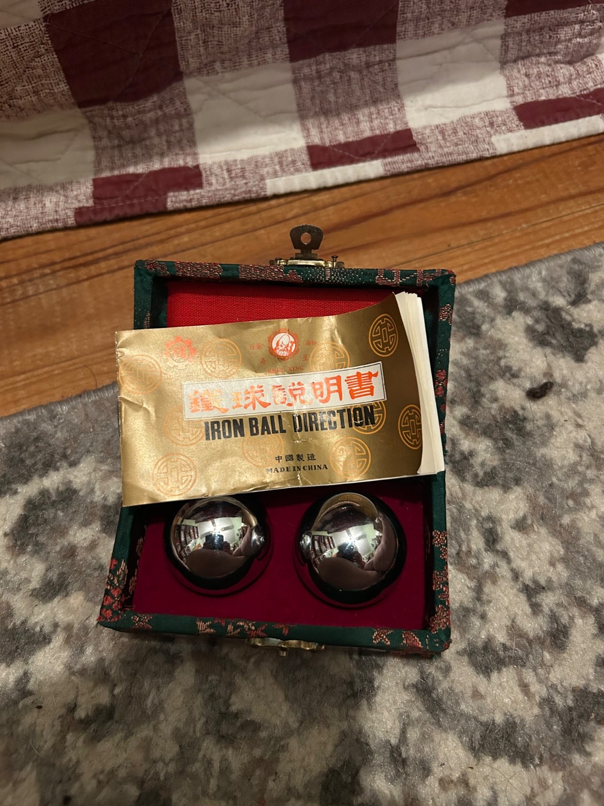 Vintage Shouxing Baoding Iron Ball Direction Medicine Chime Balls Box Stress