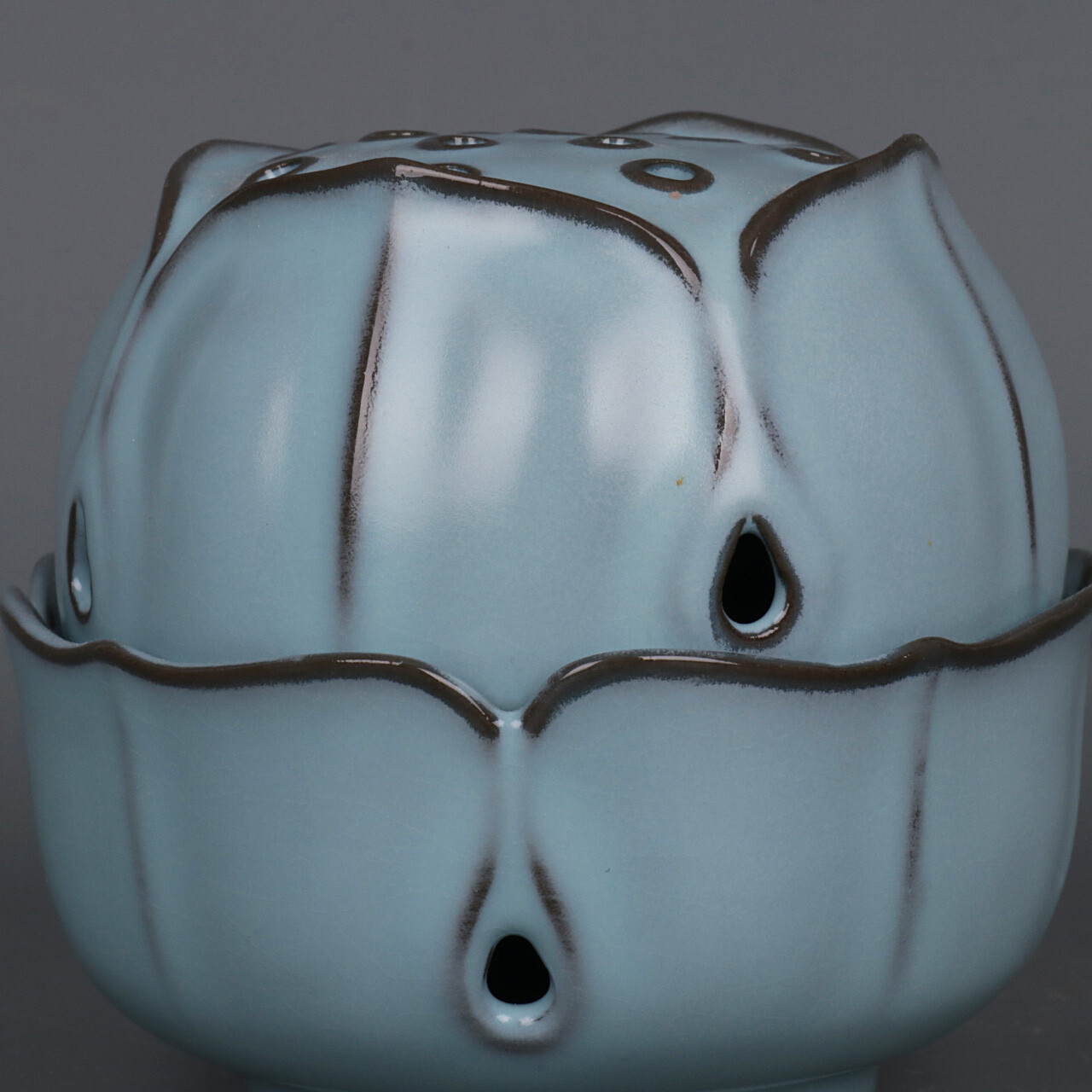 4.6″ Good Chinese Song Porcelain Ru Kiln Lotus Flower Smoked Incense Burner