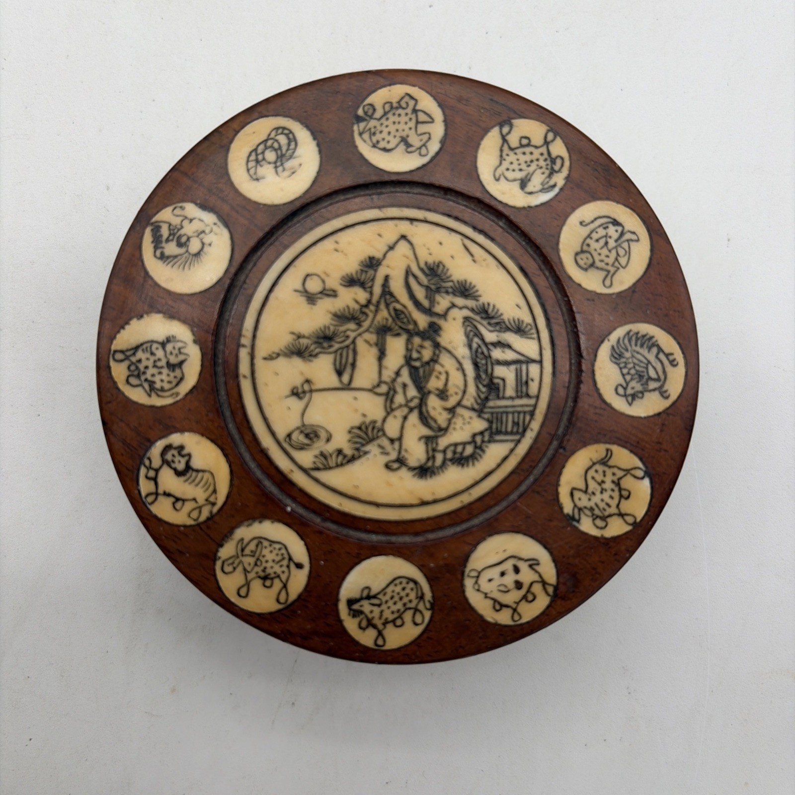 Dark Wooden Chinese Round Compass with Animal Zodiac Inlay Design