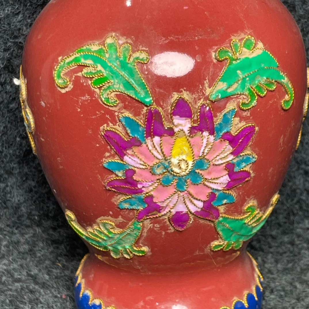 Cloisonn é enamel multicolored glazed porcelain vase