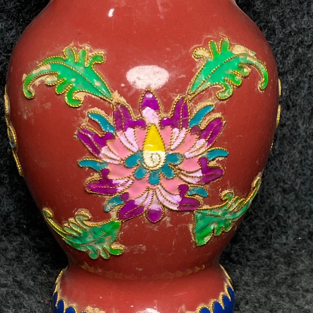 Cloisonn é enamel multicolored glazed porcelain vase
