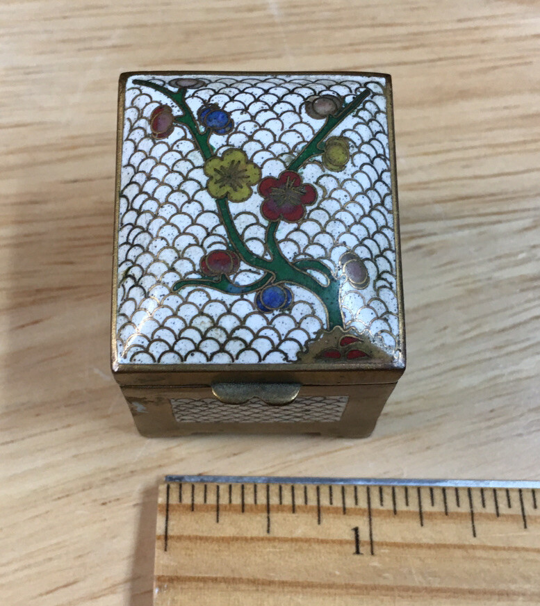 Vintage 1900s Marked China Cloisonné pill box