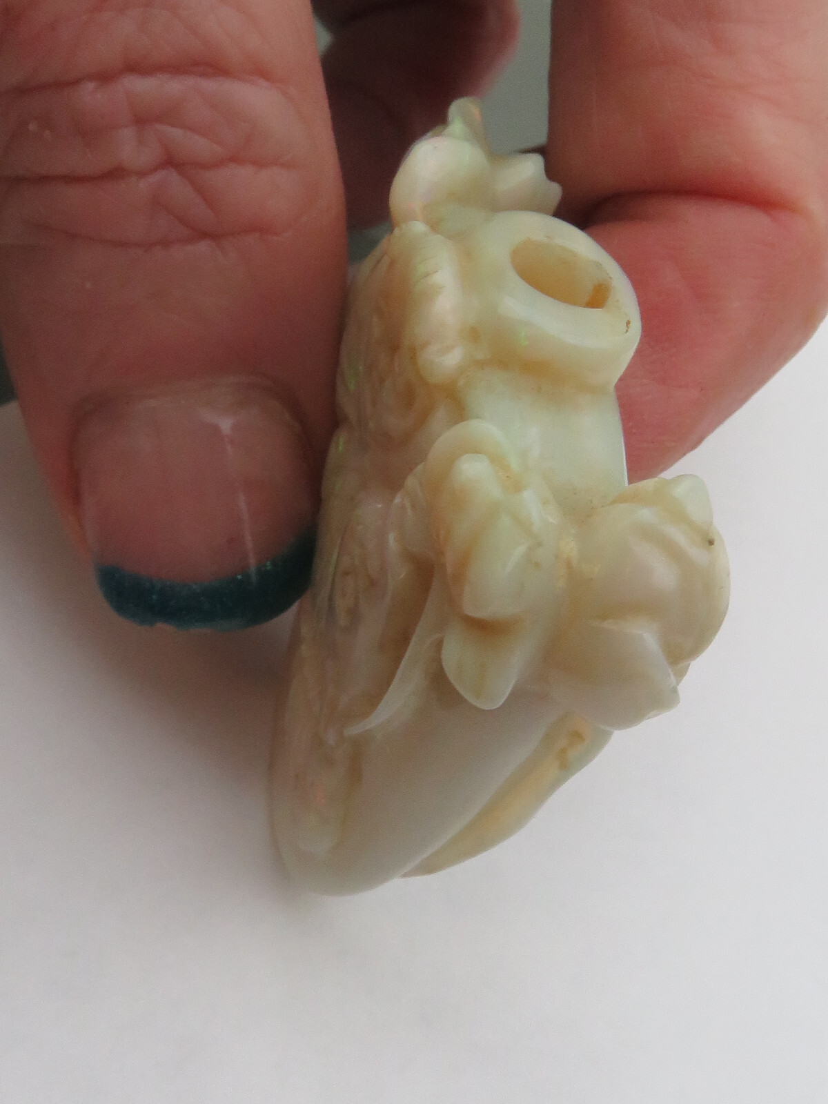Antique Qing Dynasty Chinese carved Australian opal 105,5 Ct. SNUFF BOTTLE