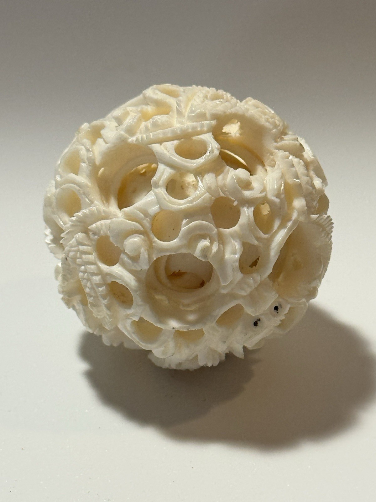 Chinese Carved Puzzle Ball Nested Sphere Intricate Devil’s Work Ball Concentrate