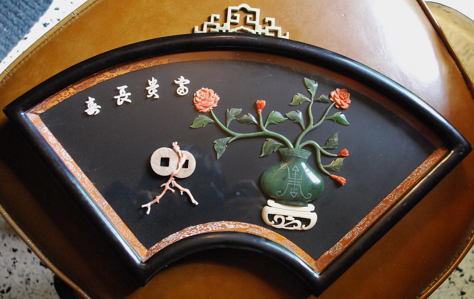 Vtg 17″ Chinese JADE & CORAL Wall Art Flowers/Vase FAN SHADOW BOX FRAME W Glass
