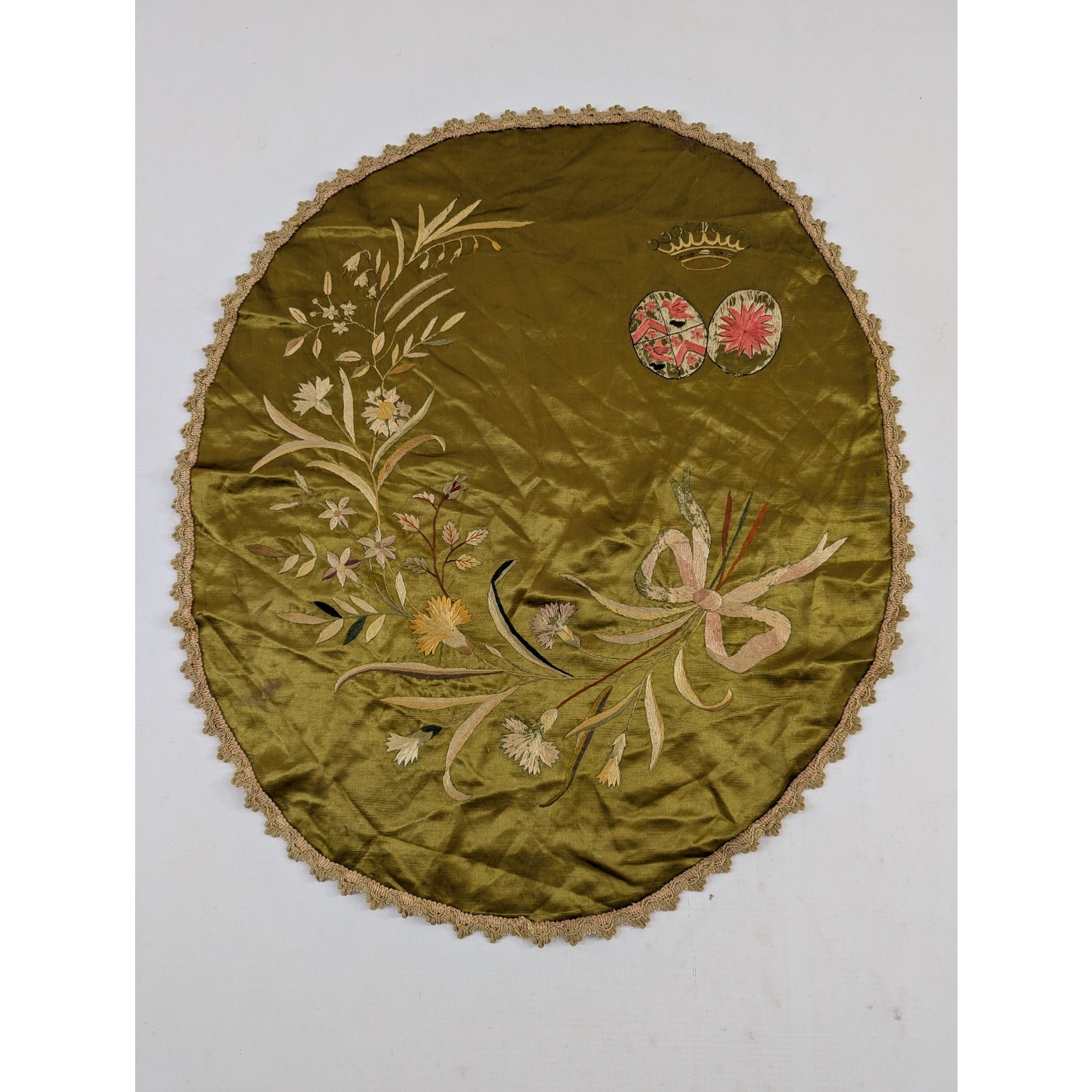 Vintage Chinese Hand Embroidered Floral Silk Oval Tapestry 22x19in
