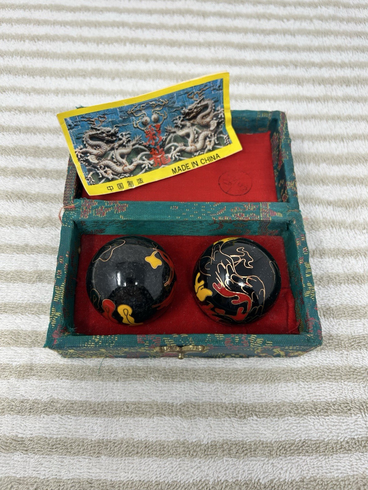 Chinese Harmony Balls Exercise HAND Therapy MEDITATION Metal Chiming DRAGONS Box