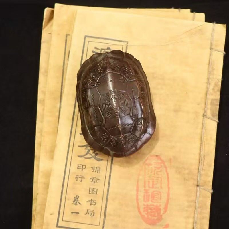Vintage Copper Alloy Turtle Shell Hand Piece Fortune Desktop Ornament (Aged)