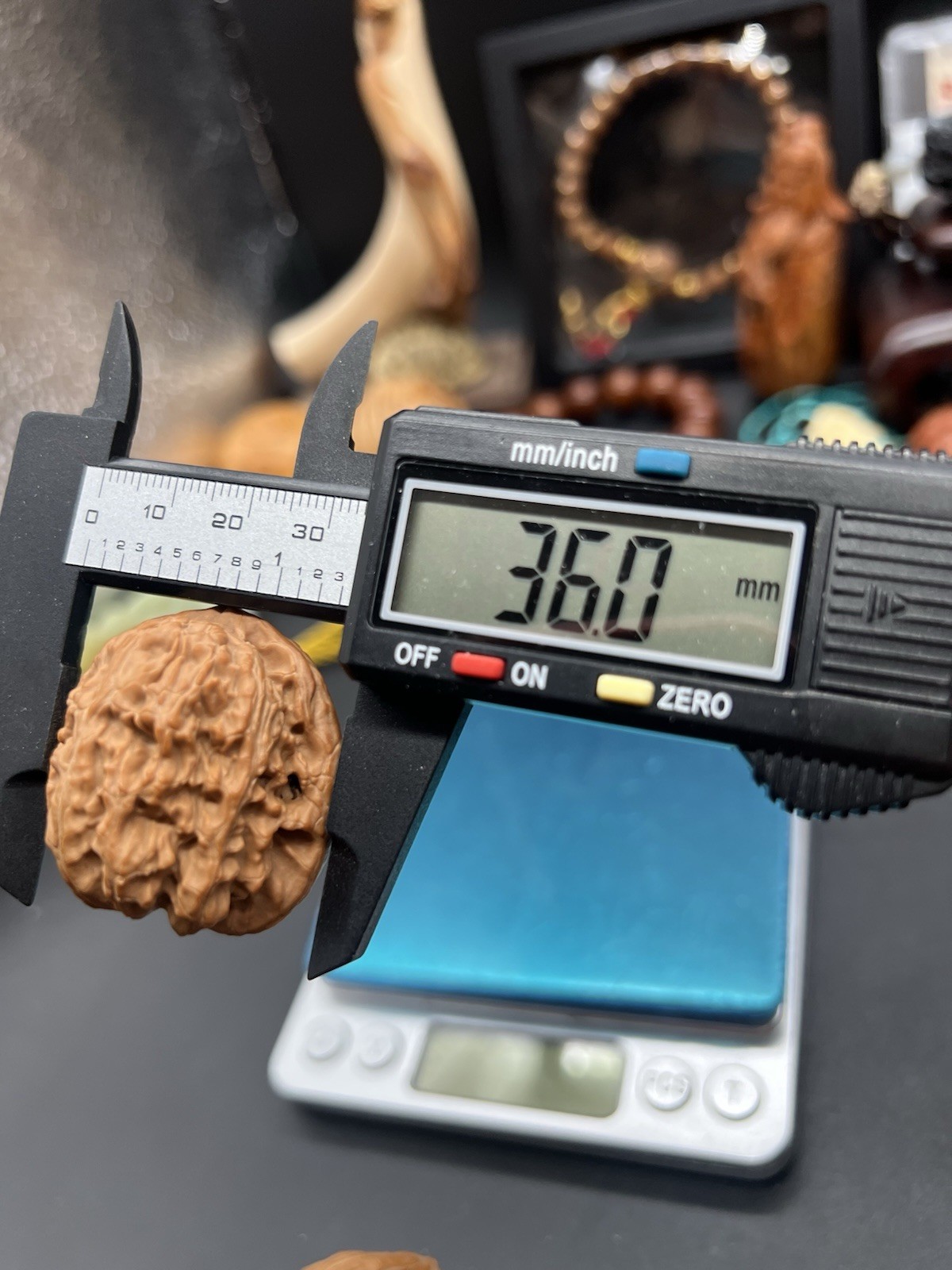 Pair of Match Chinese Health Walnut 36×35×36mm 精配文玩核桃～全品小众无名