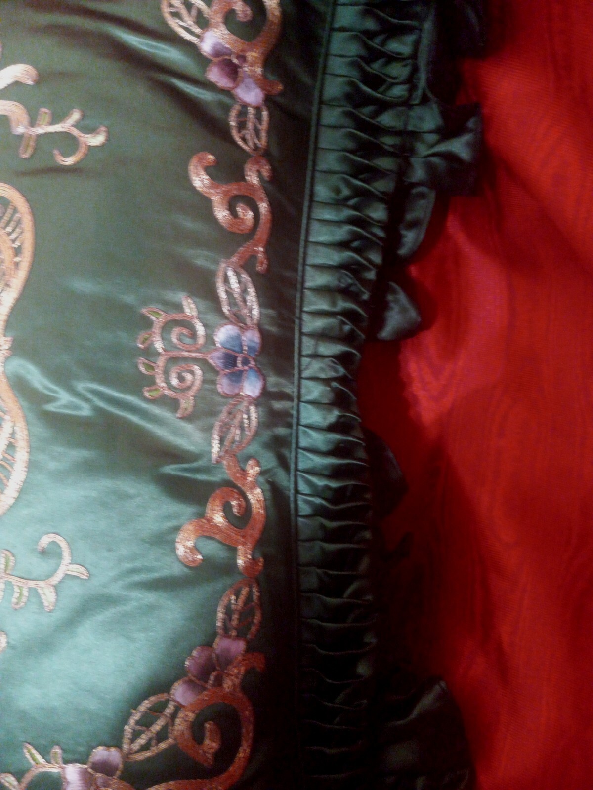 2 VTG GRN SILK/RAYON GOLD MULTICOLORED EMBROIDED DRAGON APPLIQUE THROW PILLOWS U