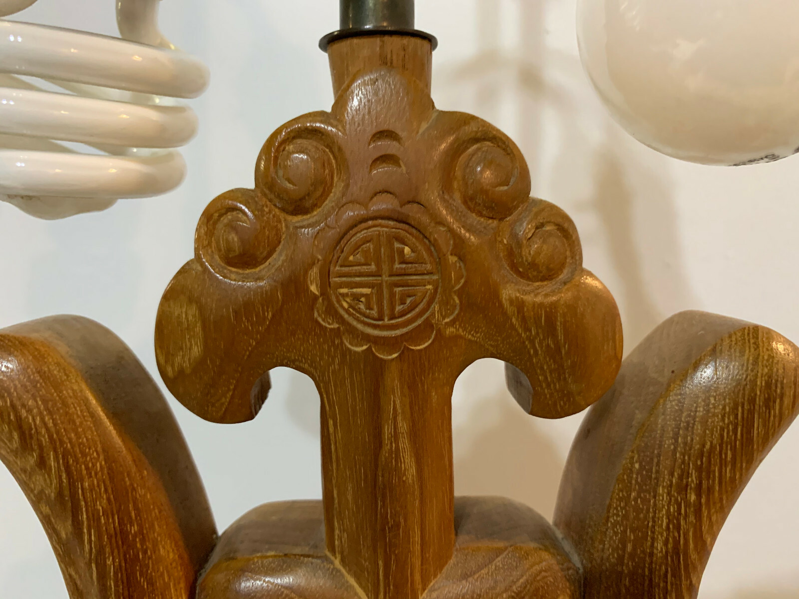 Vintage Chinese Shou Character Symbol Wood Carved Table Lamp