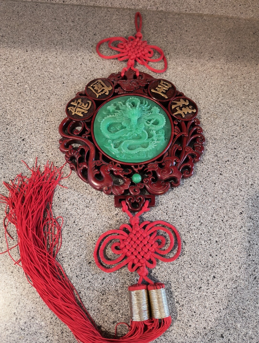 Chinese Culture Red Knot Dragon Resin Green Faux Jade Wall Hanging 9″ Wide