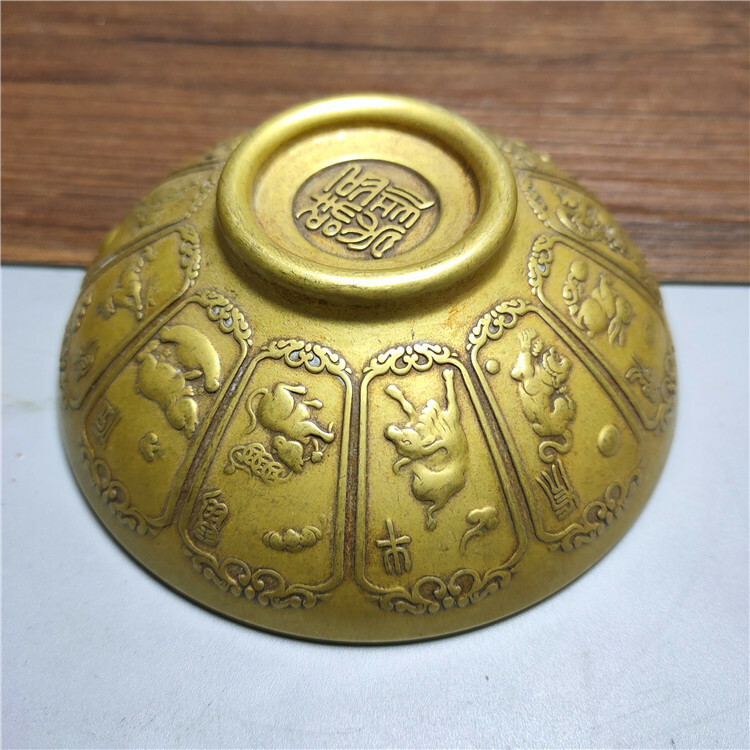 China Collectible Old Antique Brass Chinese Zodiac Bowl Copper Tea Bowl Crafts
