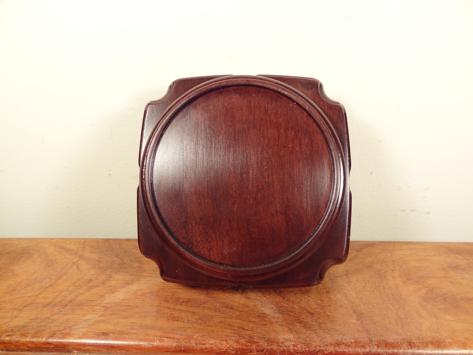 Round Display Stand – Suanzhi Wood One-piece Carving – 2 7/8″ D Top