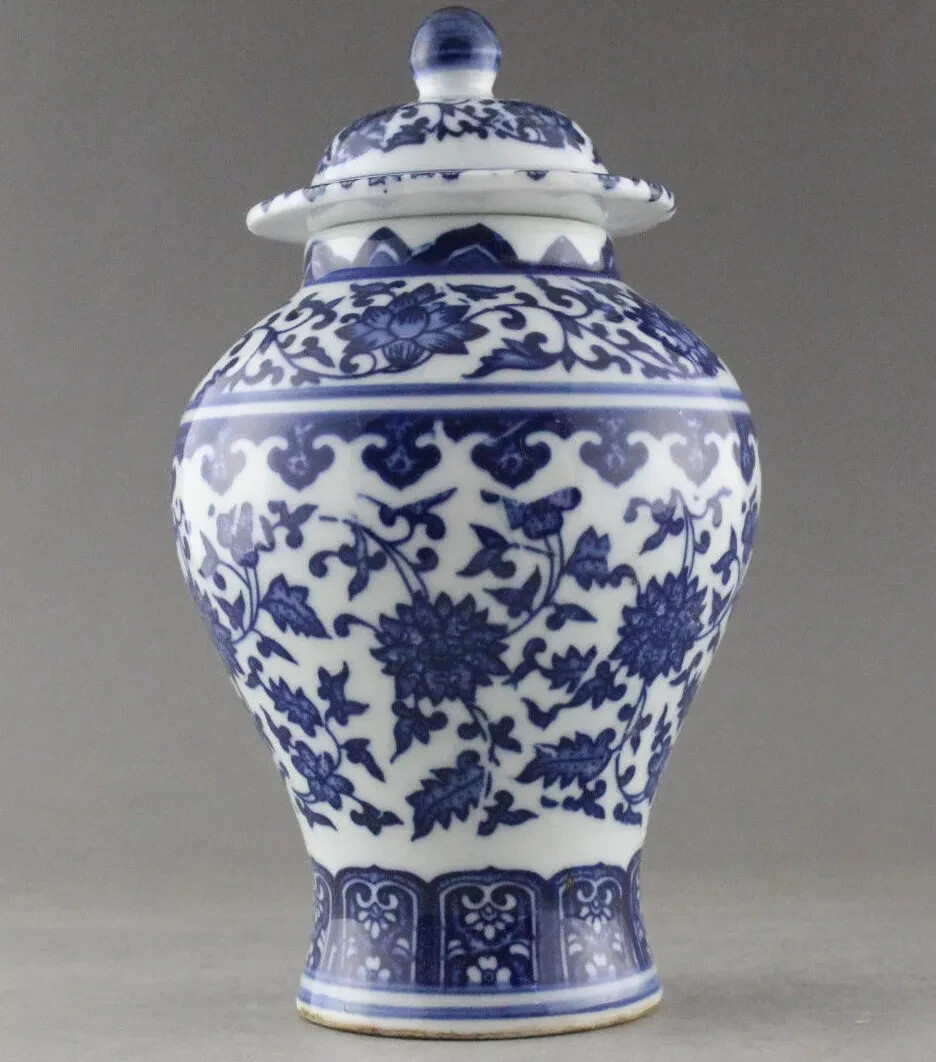 old Fine China Hand Painted flower Blue and White Porcelain vase & Jar 18cm