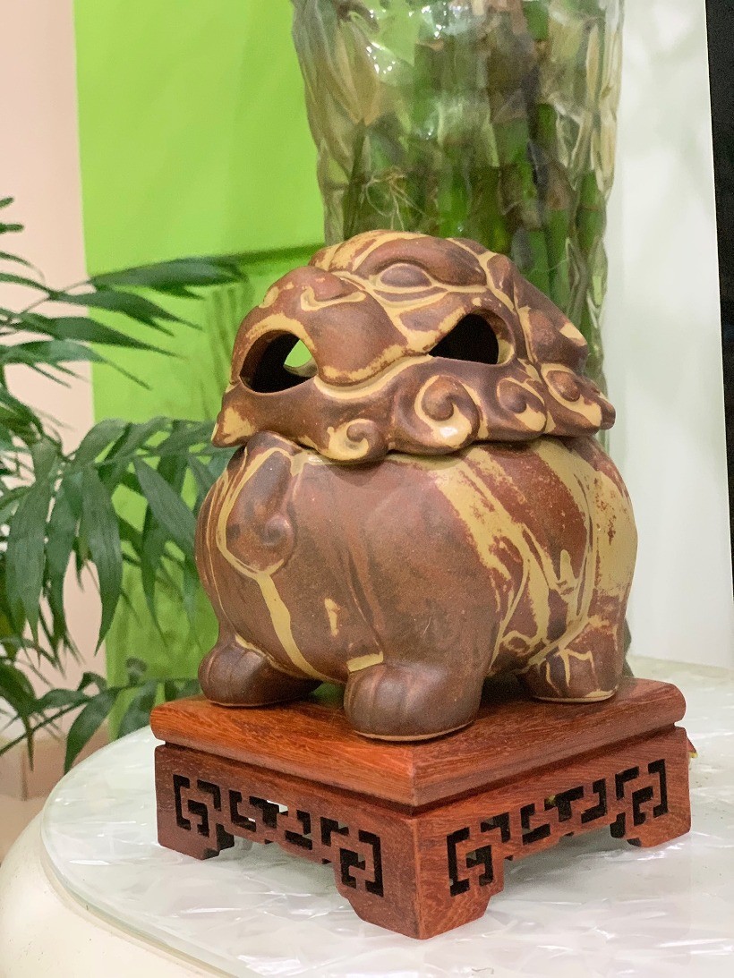 Chinese Suanni Ceramic Incense Burner Tea Table Ornament for Agarwood Sandalwood