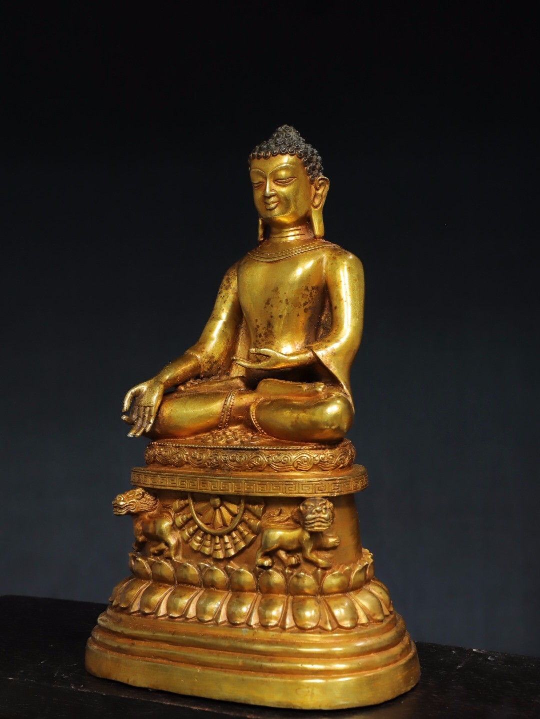 Bronze gilded statue of Amitabha Buddha