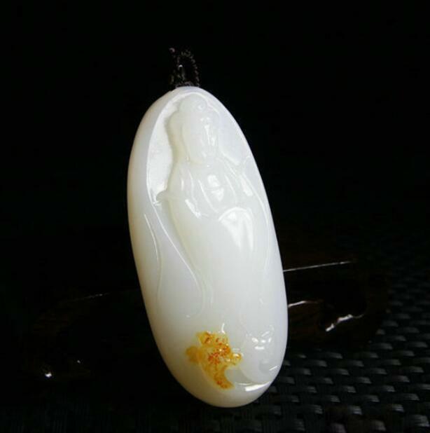 Antique Xinjang Hetian White Jade Safe and Auspicious Guanyin Pendant Craft