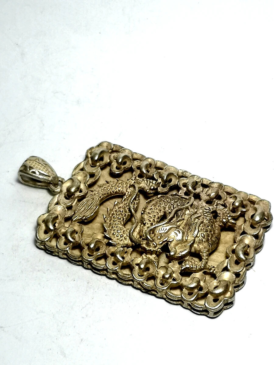 Old Collection Chinese Tibet Silver Carved Dragon Statue Necklace Decoration