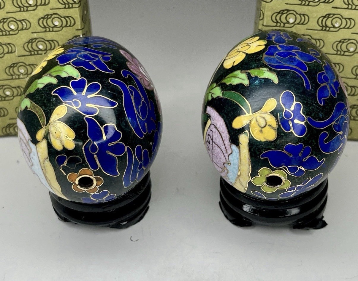 2 Vintage Handmade Chinese Cloisonne Copper Enamel Egg Traditional Floral Motif