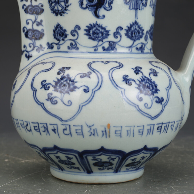 9.4″ Collect Chinese Blue and White Porcelain Eight Treasure Monk Hat Kettle
